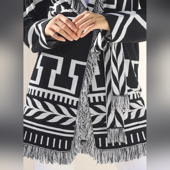 VENUS Black and White Southwestern Geometric Fringe  Belted Cardigan NWOT Small - Picture 4 of 11